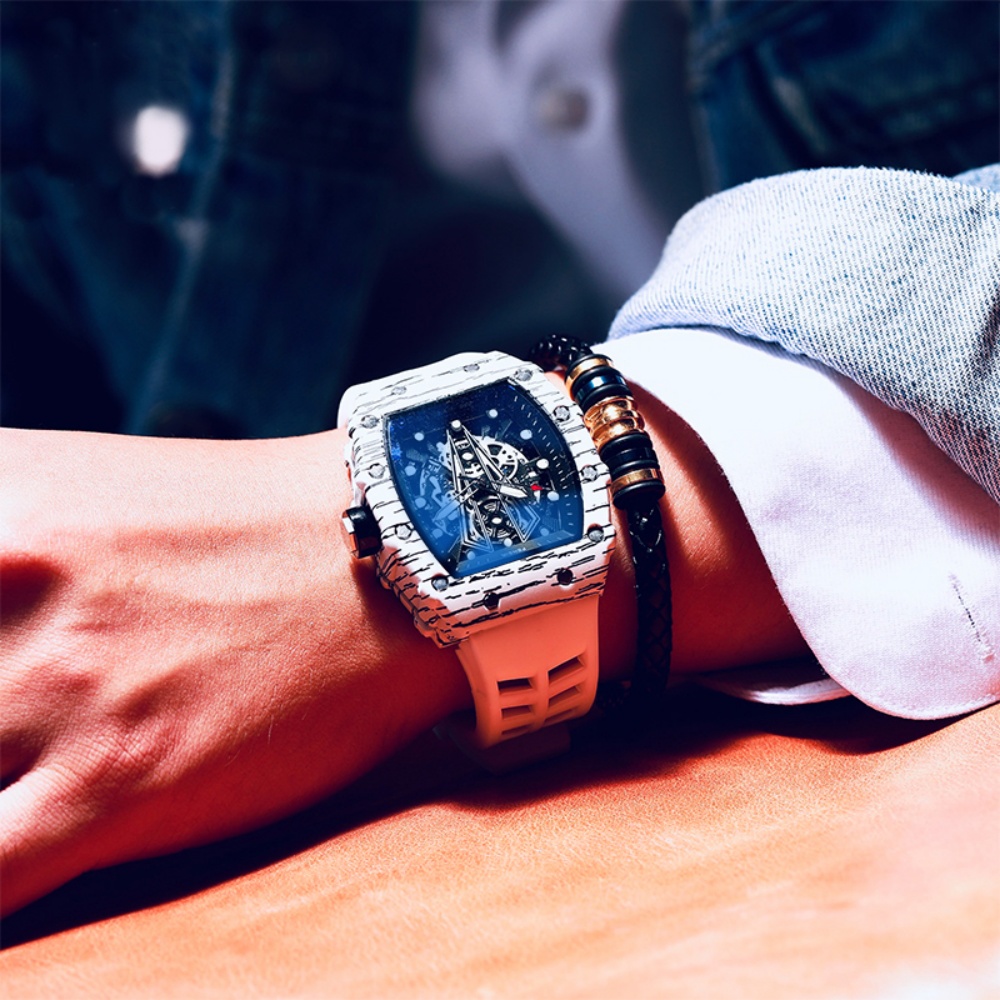 독특한 배럴형 디자인으로 군중 속에서 돋보이는, 매우  - Luxury Watch Offers 리뷰 및 가격