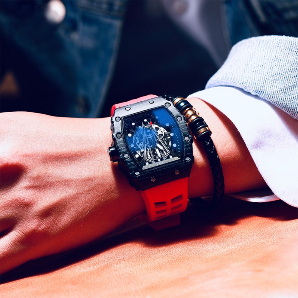 독특한 배럴형 디자인으로 군중 속에서 돋보이는, 매우  - Luxury Watch Offers 리뷰 및 가격